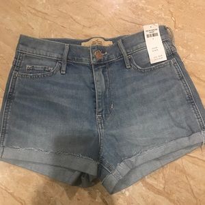 Hollister High Rise Short.
